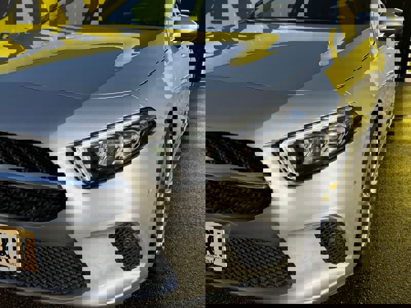 Image Mercedes-Benz 汃獡敳䄠 A 180 1.3 136 Progressive Line Full leds GPS Caméra Carplay Sièges chauffants Régul Clim auto bi-zon